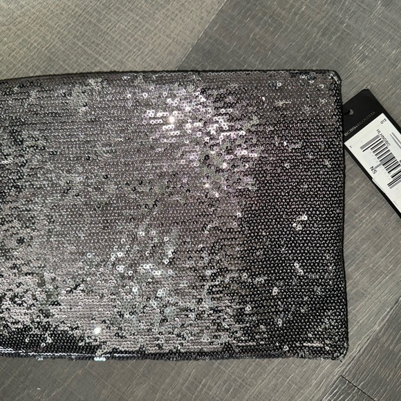 NWT BCBG MaxAzria Silver Sequined Envelope Clutch - Picture 8 of 8